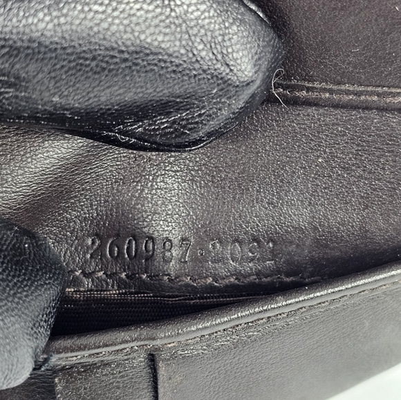 GUCCI GG Signature Wallet - Picture 3 of 6